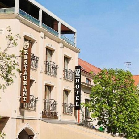 Villa Boutique Hotel Mukacheve Bagian luar foto
