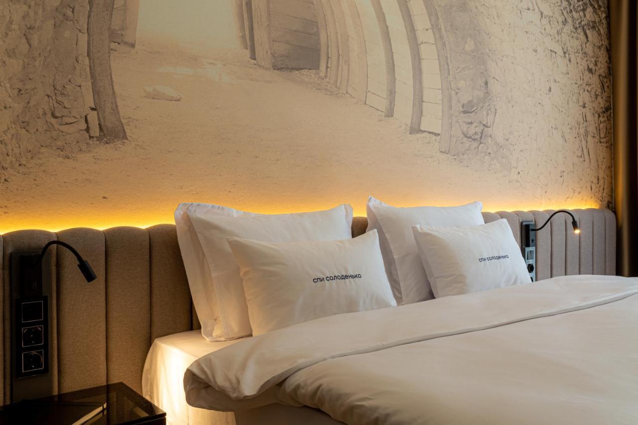 Villa Boutique Hotel Mukacheve Bagian luar foto